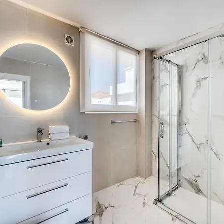 Vacation I Terrazas De Banus, Romantic, Jacuzzi, Pet-friendly, Cosy Duplex Penthouse, 2min Walk To Marina Lejlighed