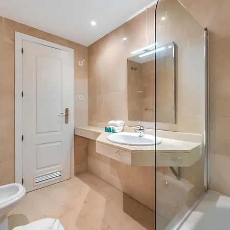 Vacation I Terrazas De Banus, Romantic, Jacuzzi, Pet-friendly, Cosy Duplex Penthouse, 2min Walk To Marina Lejlighed *