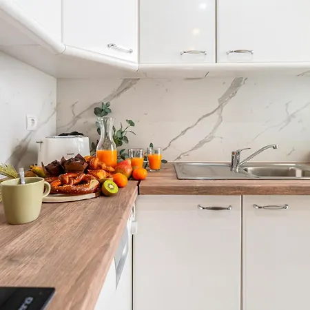 Lejlighed Vacation I Terrazas De Banus, Romantic, Jacuzzi, Pet-friendly, Cosy Duplex Penthouse, 2min Walk To Marina *