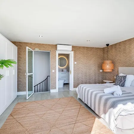 Vacation I Terrazas De Banus, Romantic, Jacuzzi, Pet-friendly, Cosy Duplex Penthouse, 2min Walk To Marina Marbella