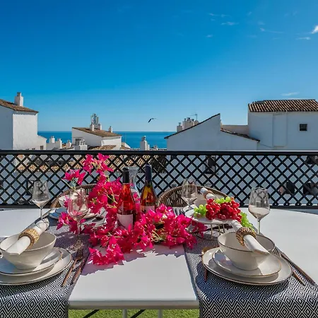 Vacation I Terrazas De Banus, Romantic, Jacuzzi, Pet-friendly, Cosy Duplex Penthouse, 2min Walk To Marina Apartment Marbella